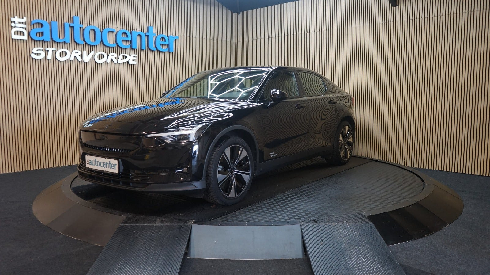 Sort Polestar 2 fra 2024