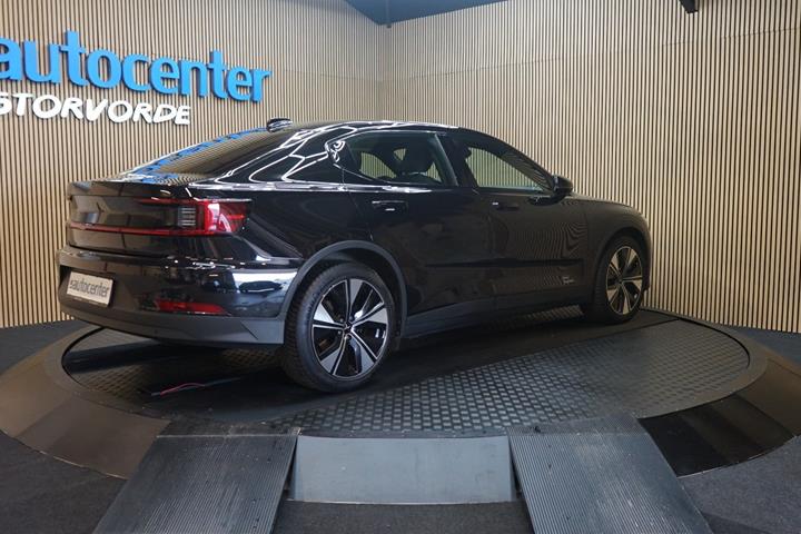 Sort Polestar 2 fra 2024