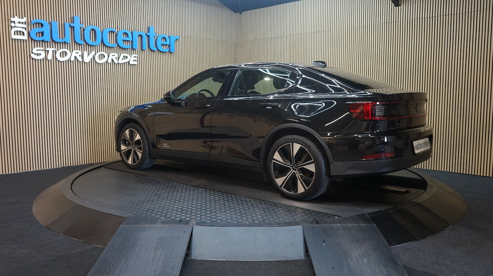 Sort Polestar 2 fra 2024