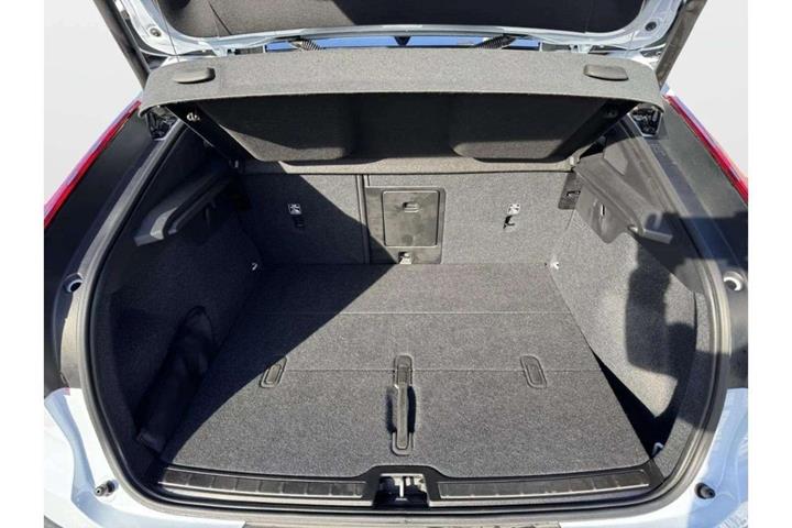 Blå Volvo C40 fra 2024