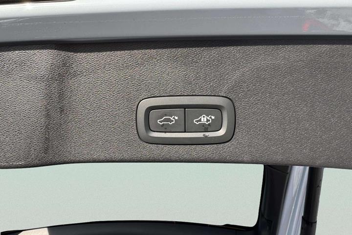 Blå Volvo C40 fra 2024