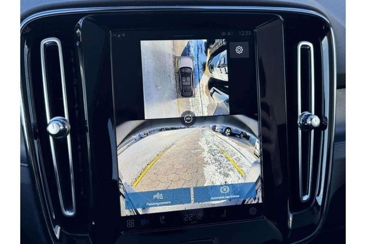 Blå Volvo C40 fra 2024