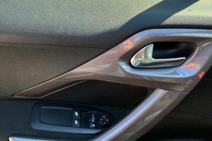 undefined Peugeot 2008 fra 2016