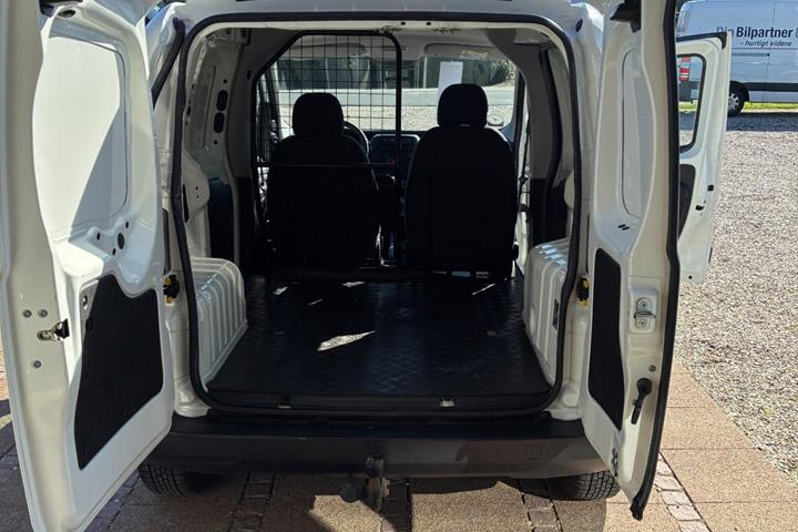undefined Peugeot Bipper fra 2016 set indefra