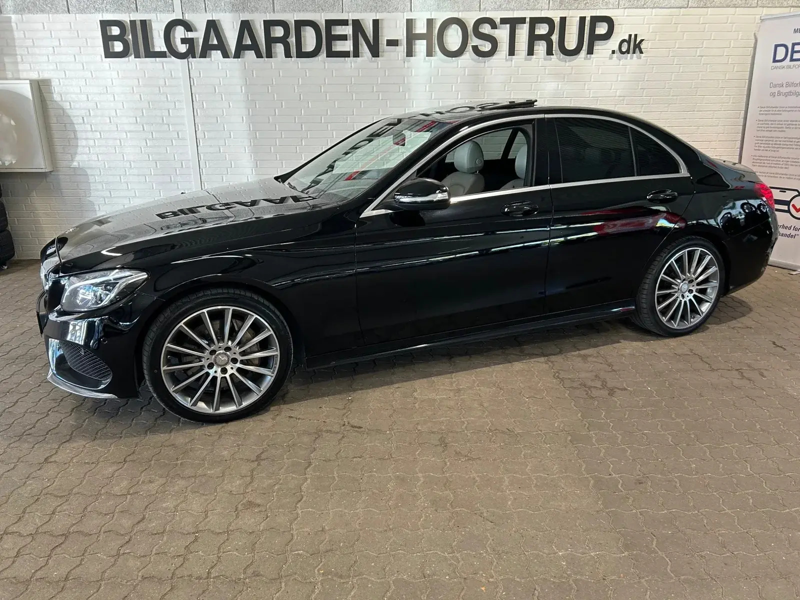 Sort Mercedes C250 fra 2015