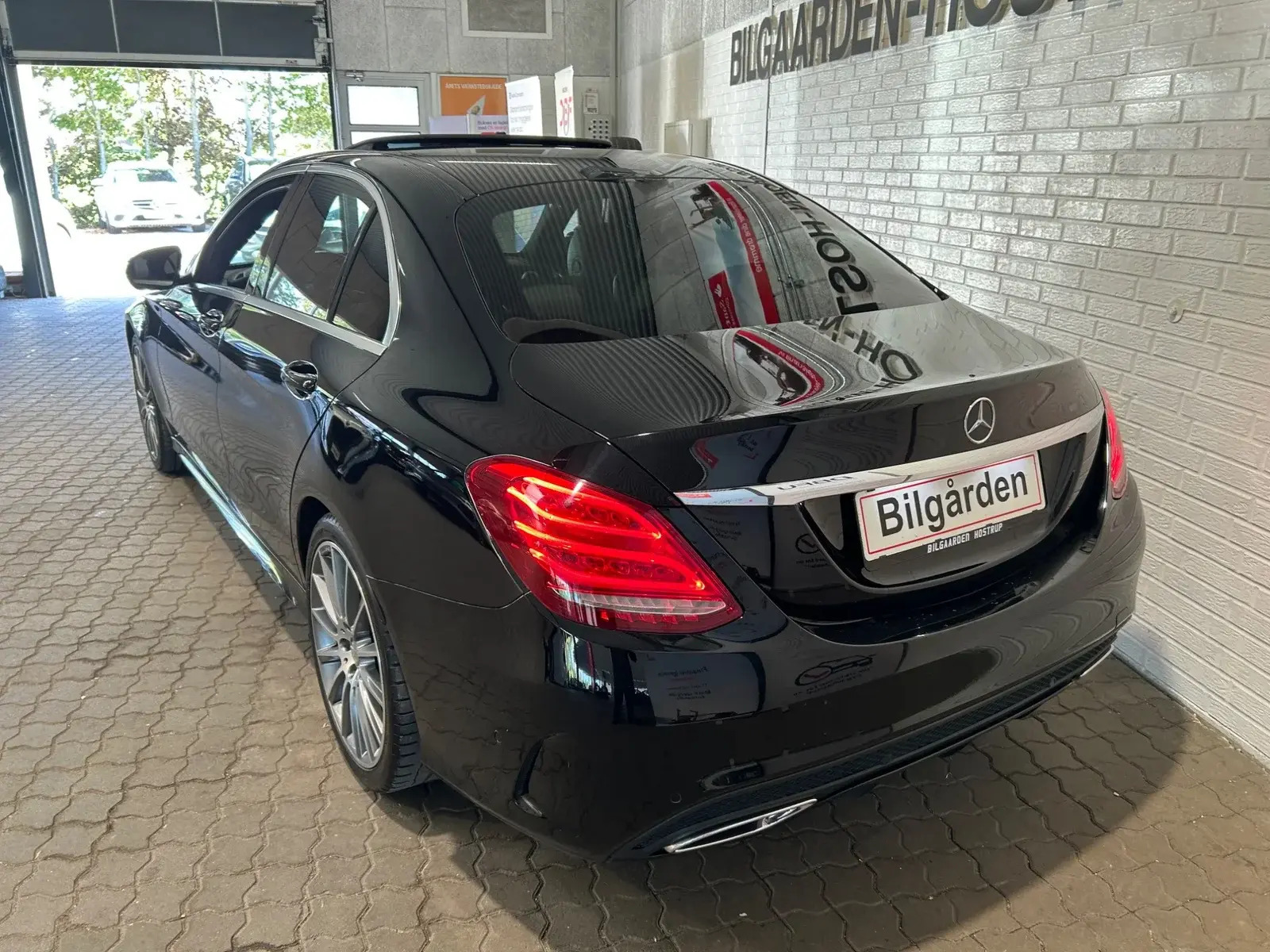 Sort Mercedes C250 fra 2015