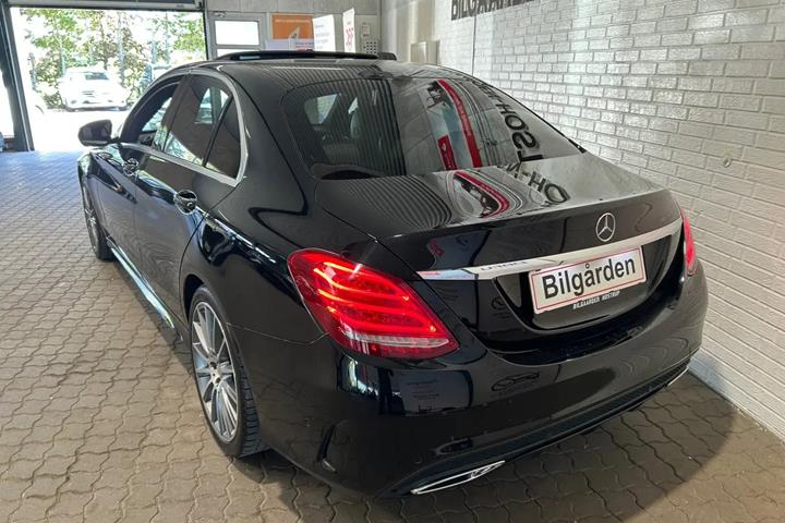 Sort Mercedes C250 fra 2015