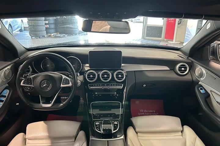 Sort Mercedes C250 fra 2015