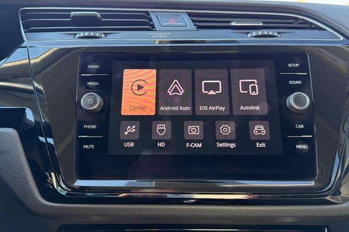 Hvid VW Touran fra 2019