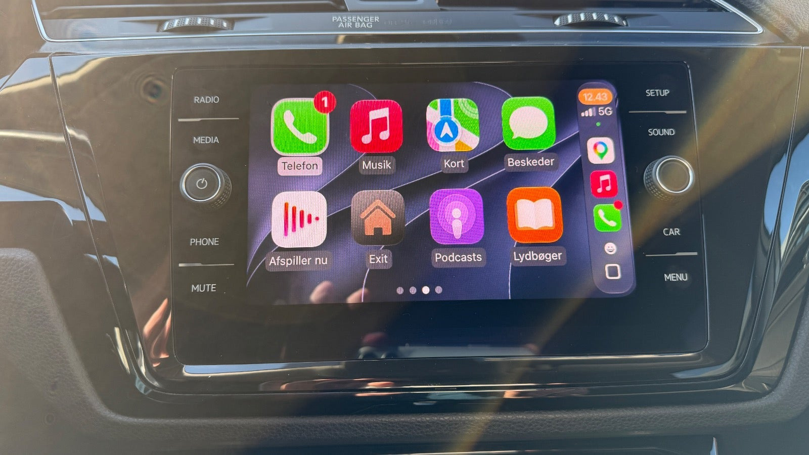 Hvid VW Touran fra 2019