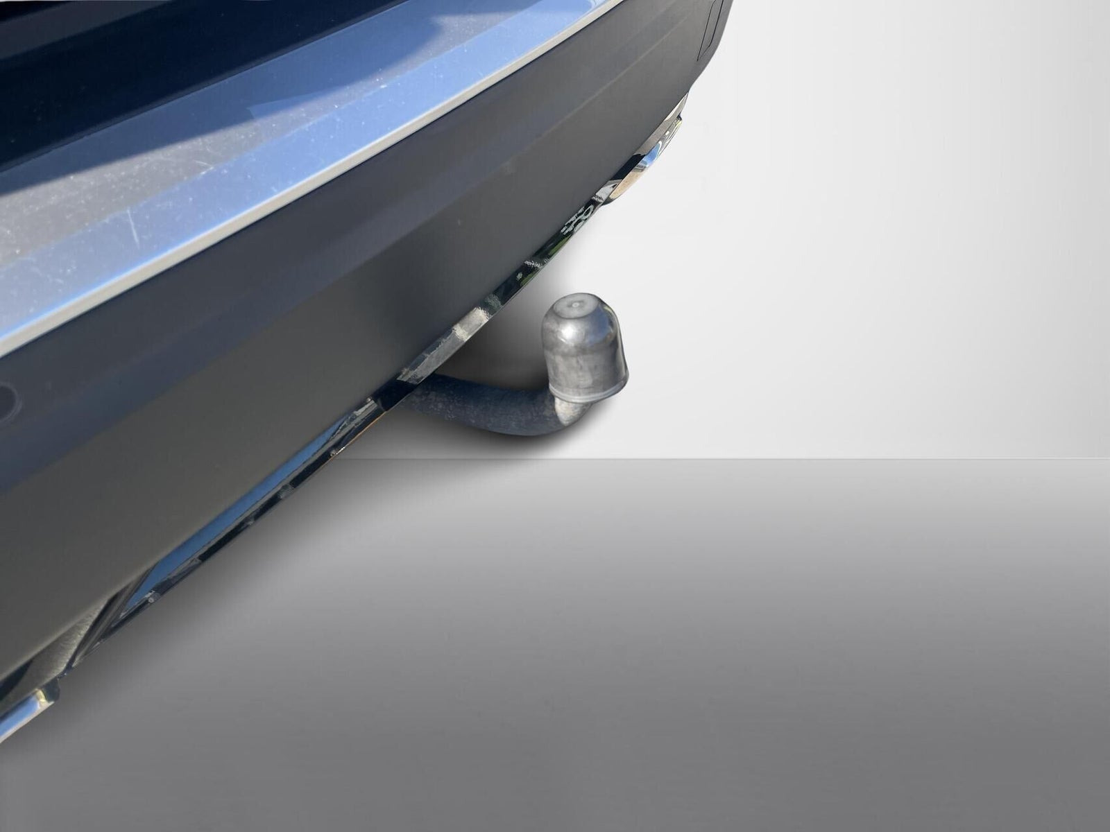 Grå Peugeot 2008 fra 2022
