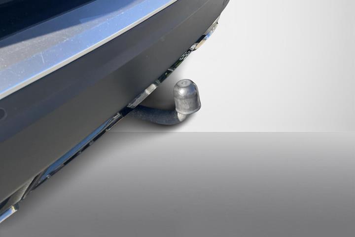 Grå Peugeot 2008 fra 2022