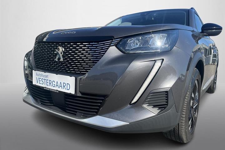 Grå Peugeot 2008 fra 2022