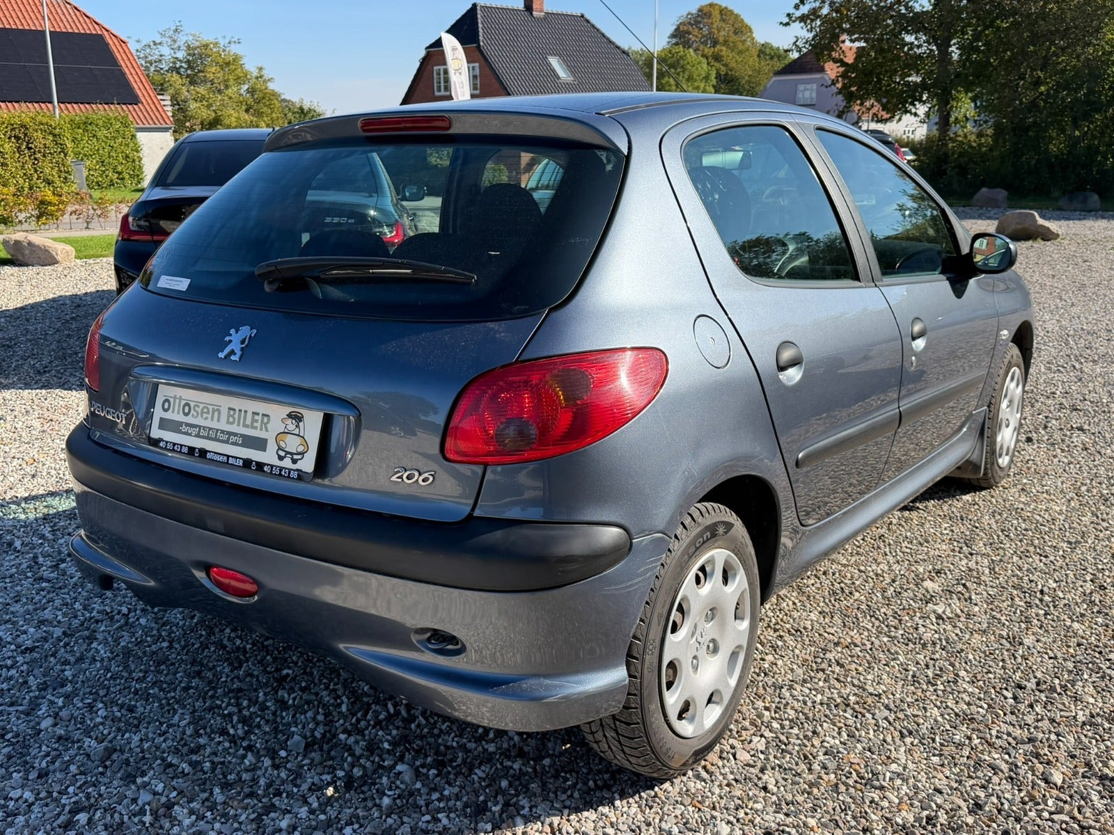 Grå Peugeot 206 fra 2007