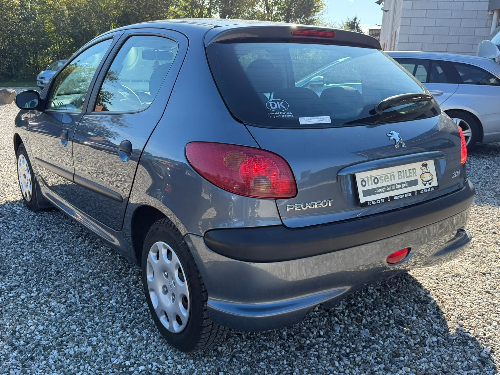 Grå Peugeot 206 fra 2007