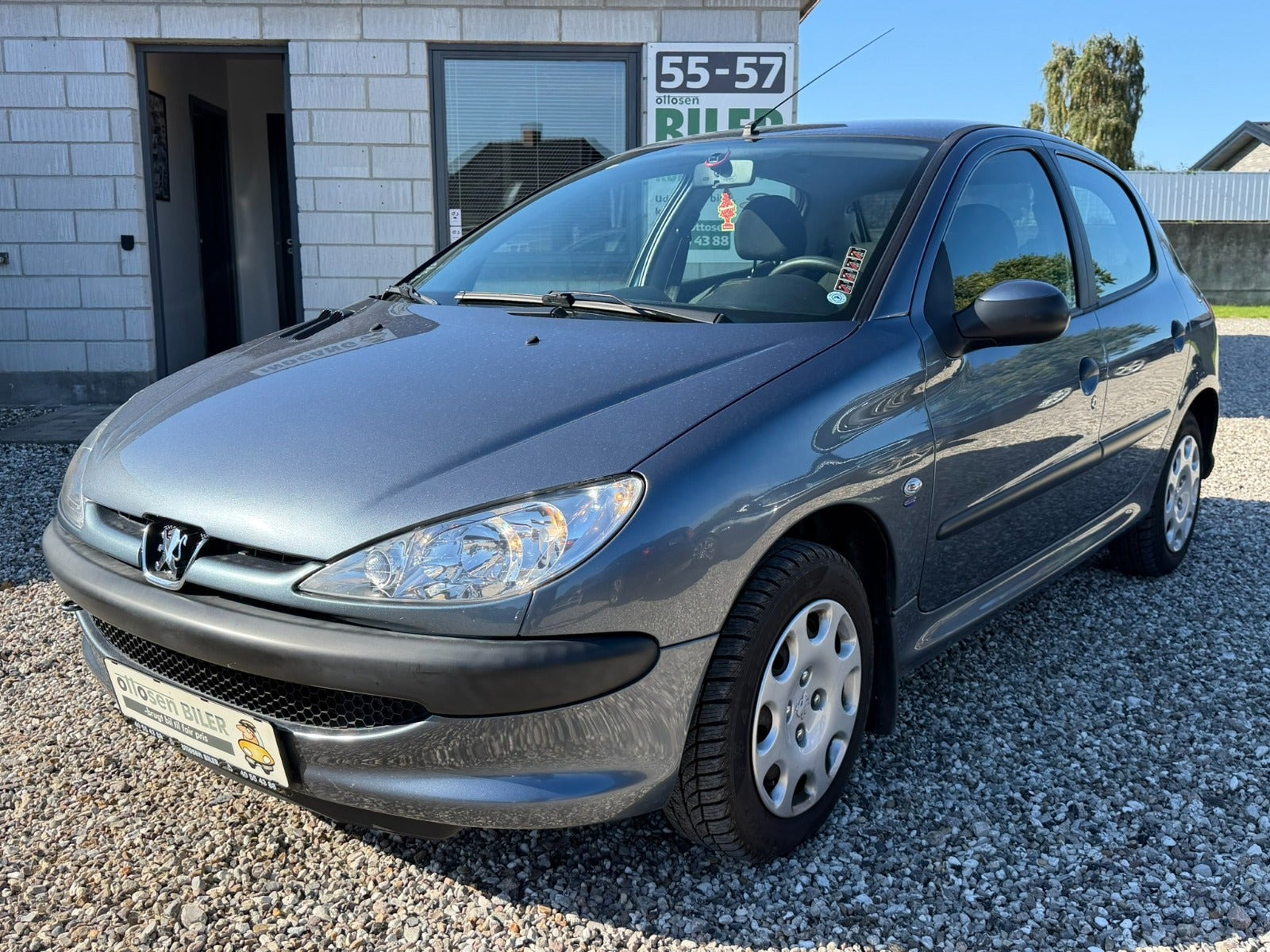 Grå Peugeot 206 fra 2007