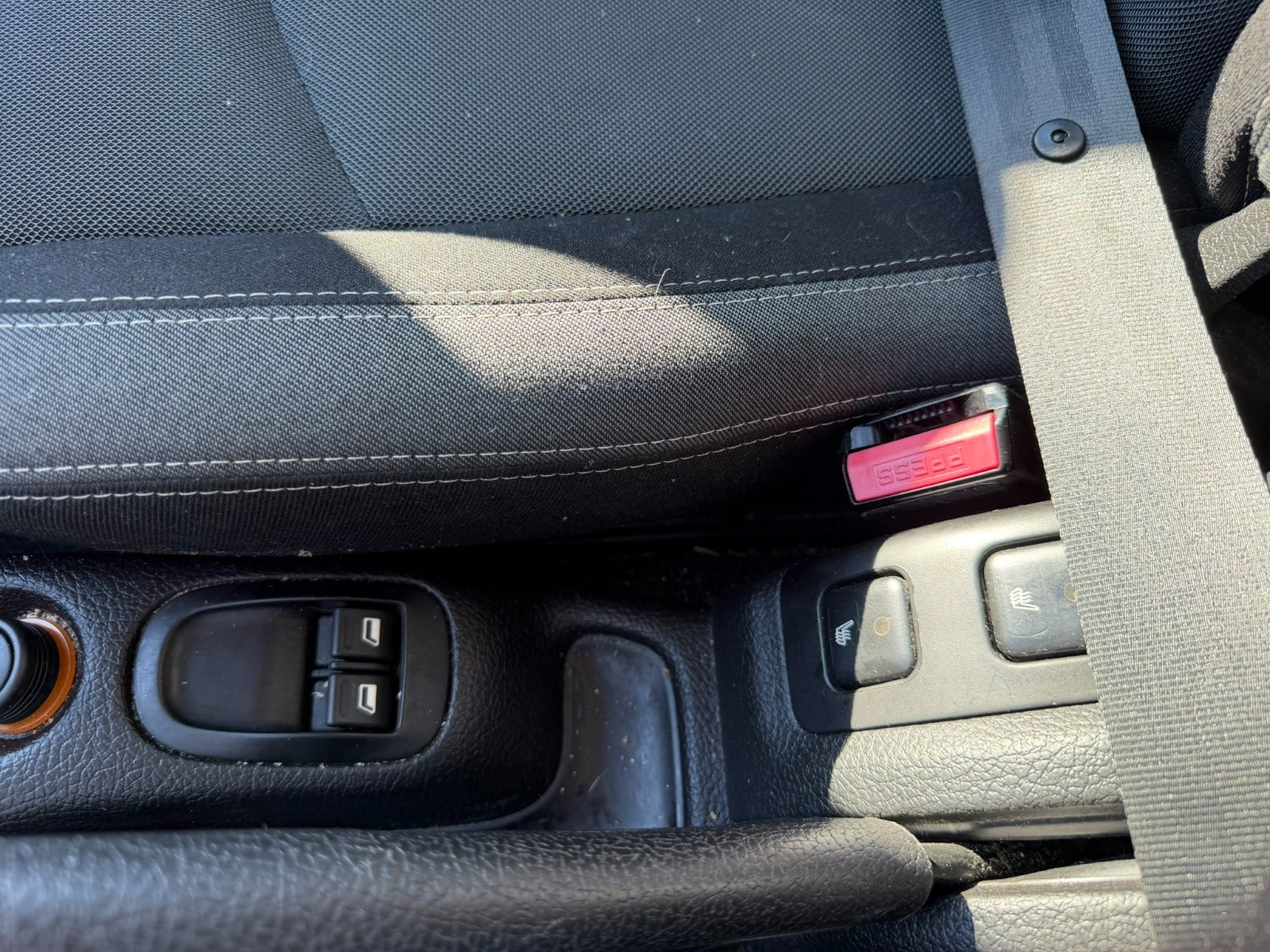 Grå Peugeot 206 fra 2007