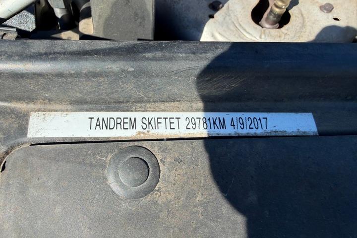 Grå Peugeot 206 fra 2007
