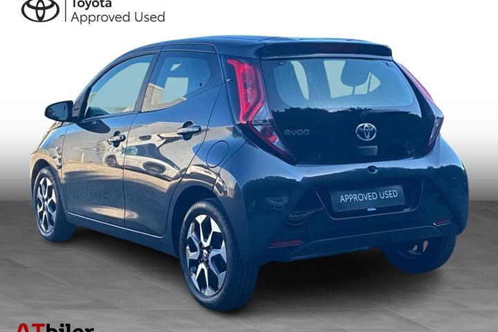 Sort Toyota Aygo fra 2020