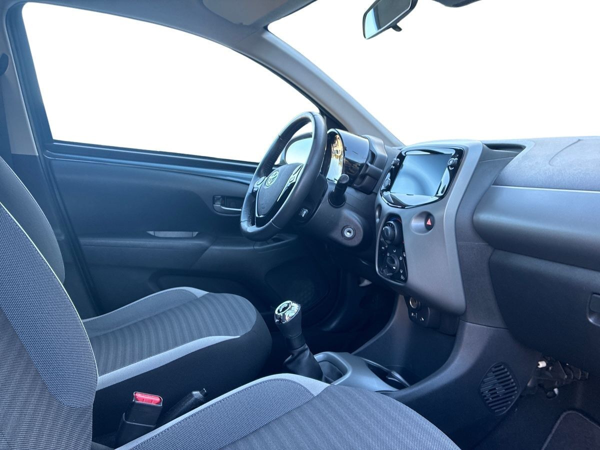 Sort Toyota Aygo fra 2020