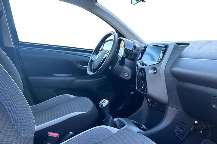 Sort Toyota Aygo fra 2020