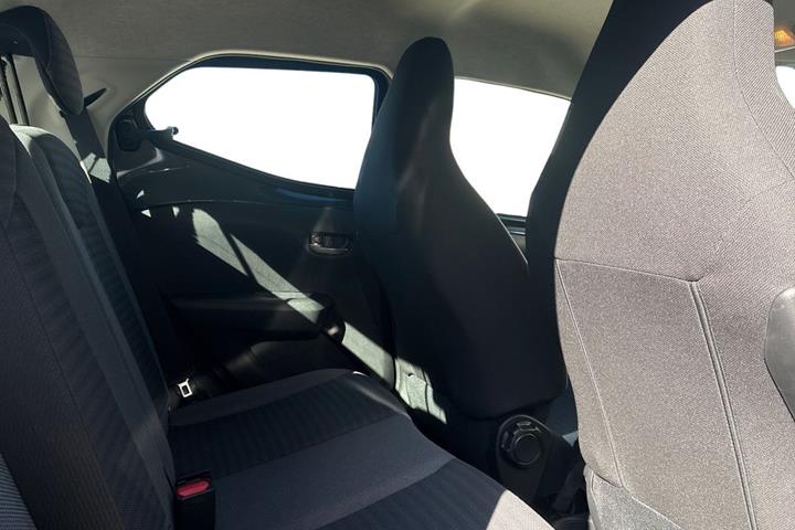 Sort Toyota Aygo fra 2020
