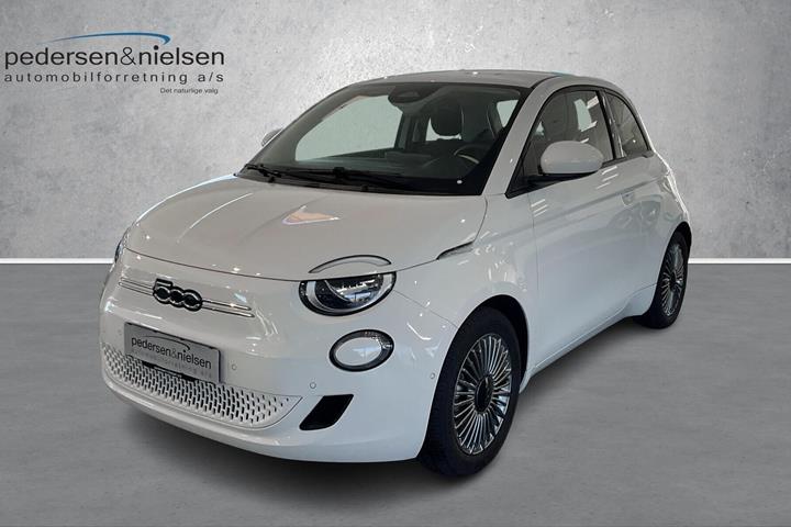 Hvid Fiat 500e fra 2023