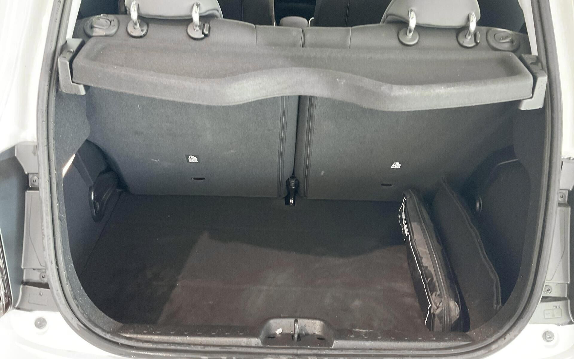 Hvid Fiat 500e fra 2023