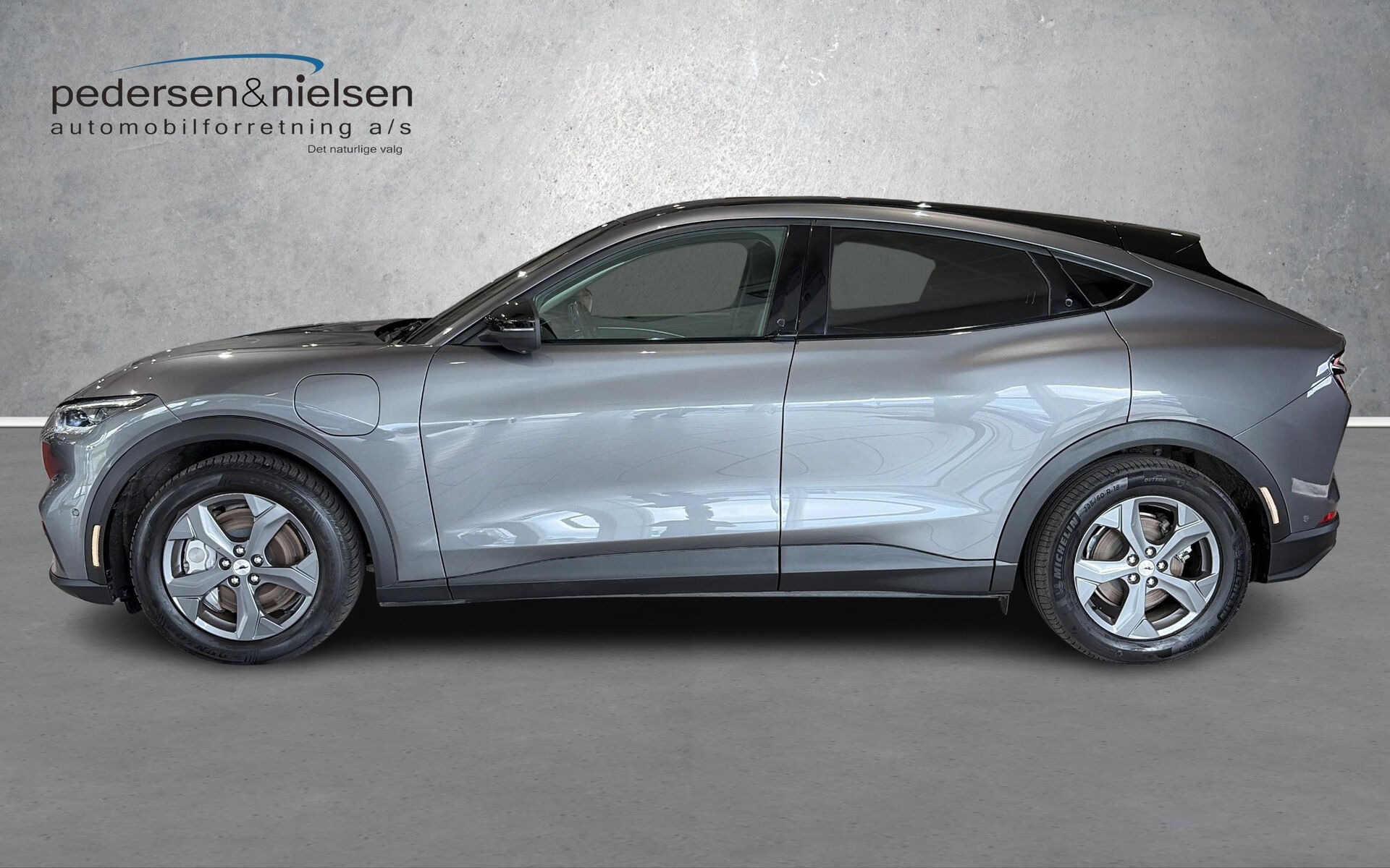 Sort Ford Mustang Mach-E fra 2023