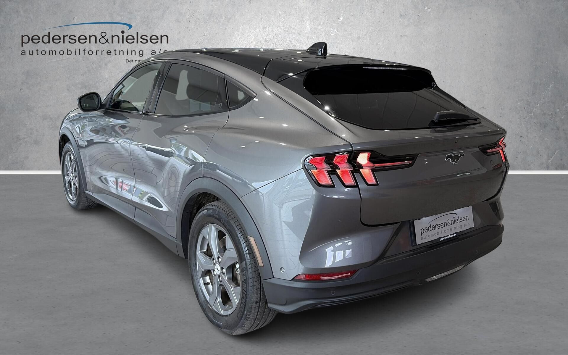 Sort Ford Mustang Mach-E fra 2023