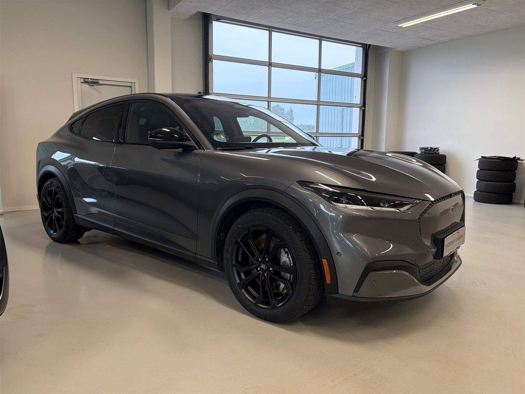Sort Ford Mustang Mach-E fra 2023