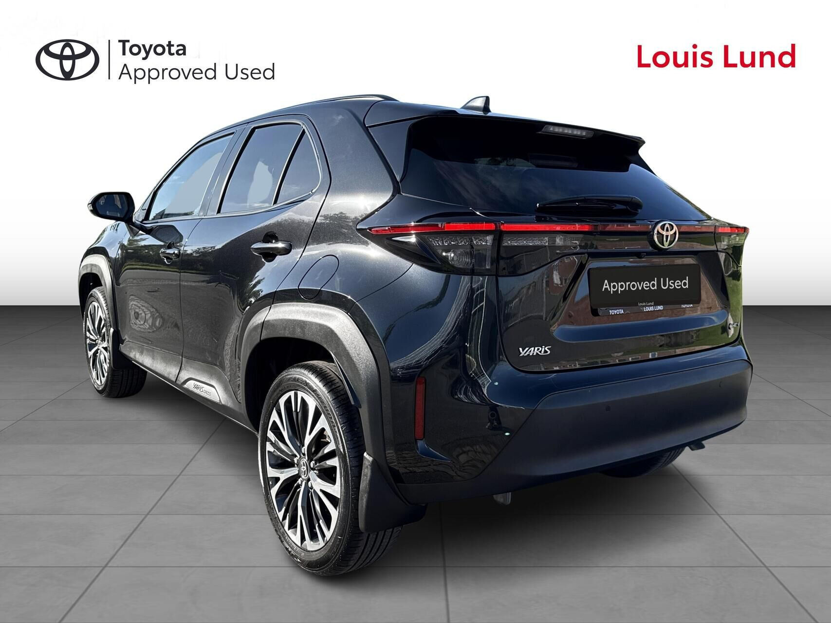 Sort Toyota Yaris Cross fra 2024