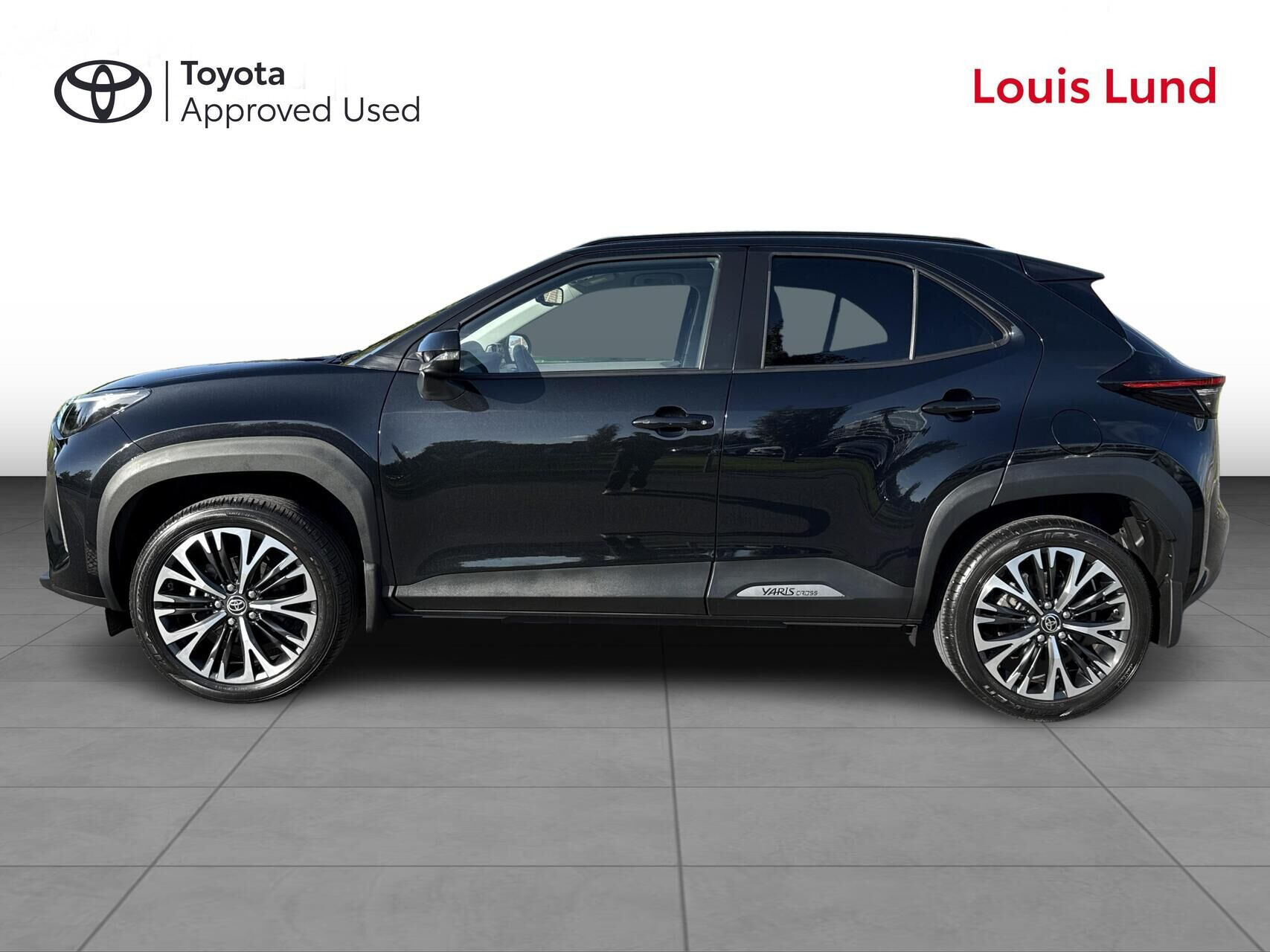 Sort Toyota Yaris Cross fra 2024
