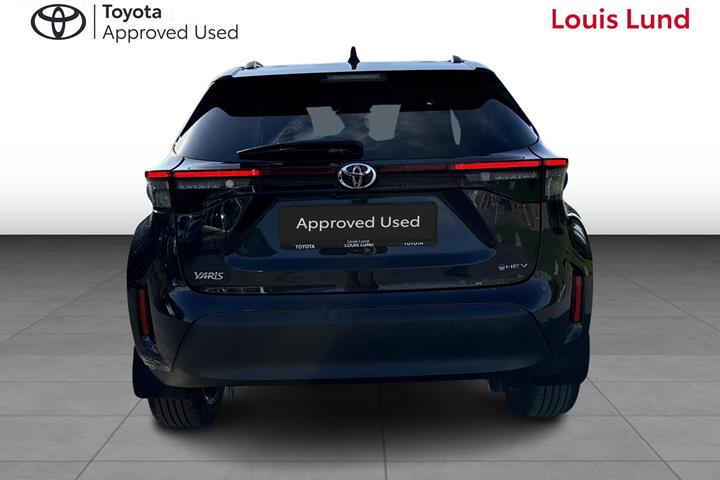 Sort Toyota Yaris Cross fra 2024