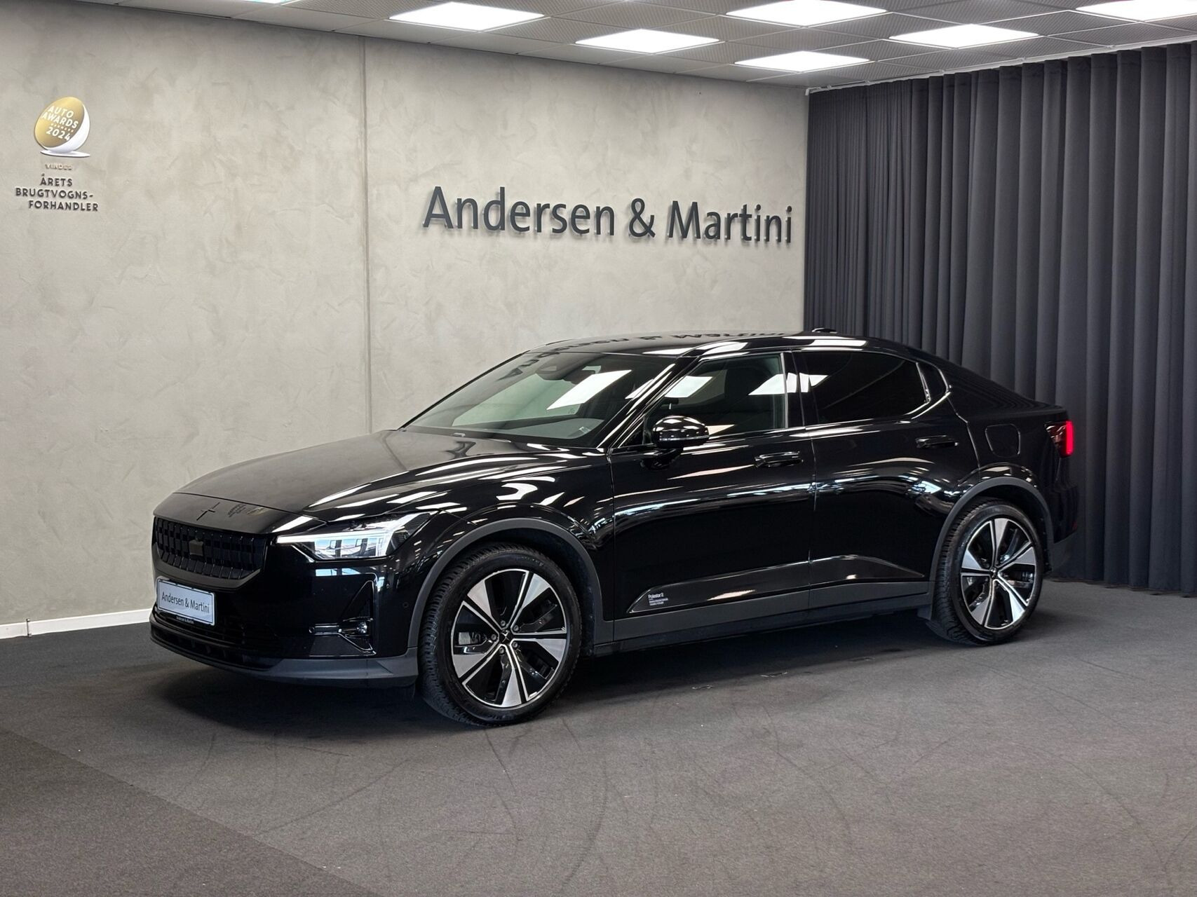 Sort Polestar 2 fra 2023