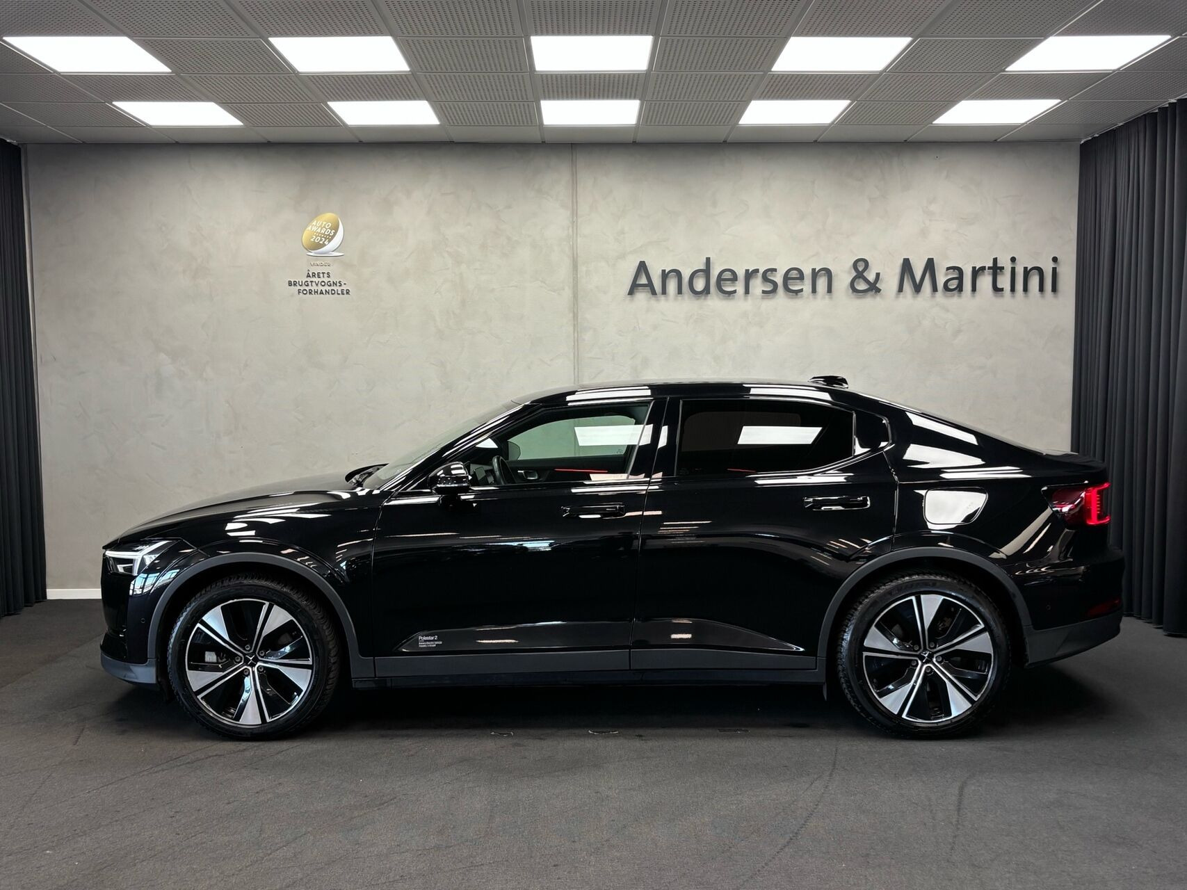 Sort Polestar 2 fra 2023