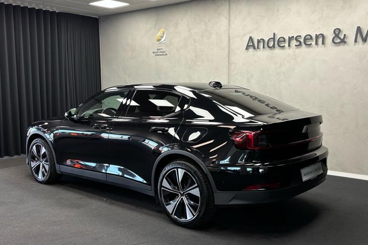 Sort Polestar 2 fra 2023