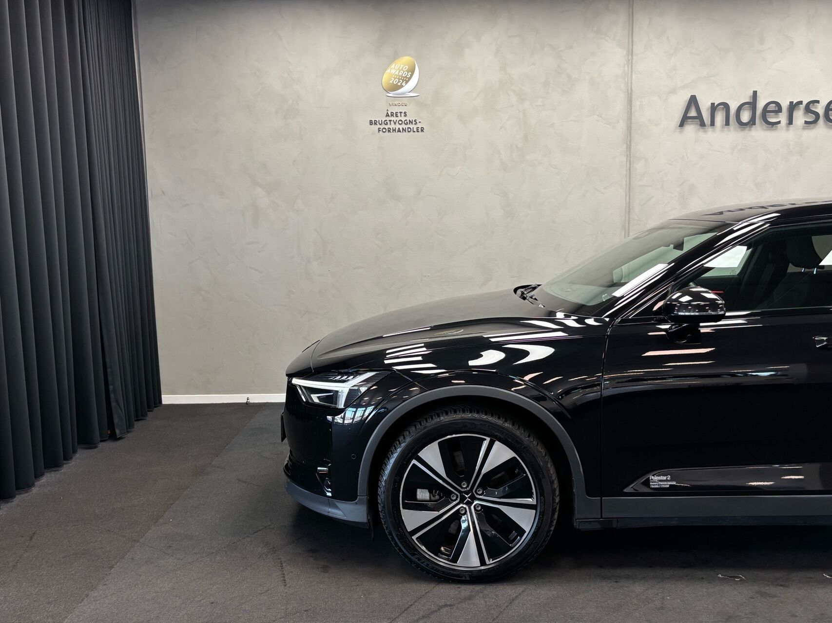 Sort Polestar 2 fra 2023