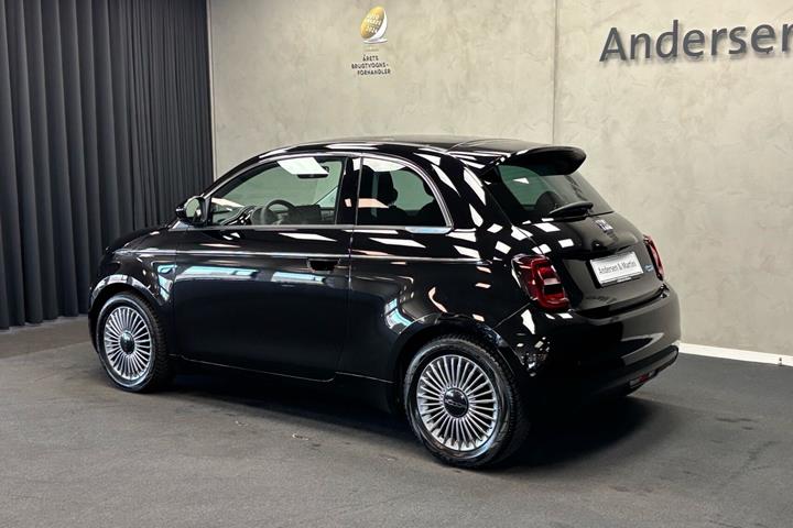 Sort Fiat 500e fra 2023