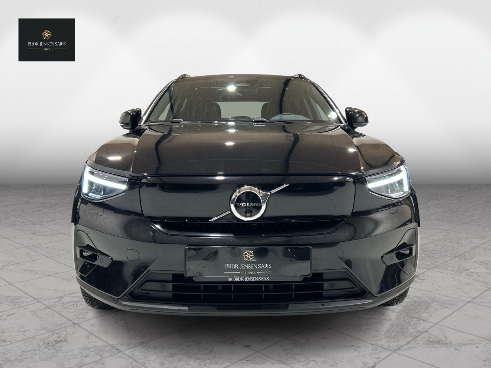Sort Volvo XC40 fra 2023