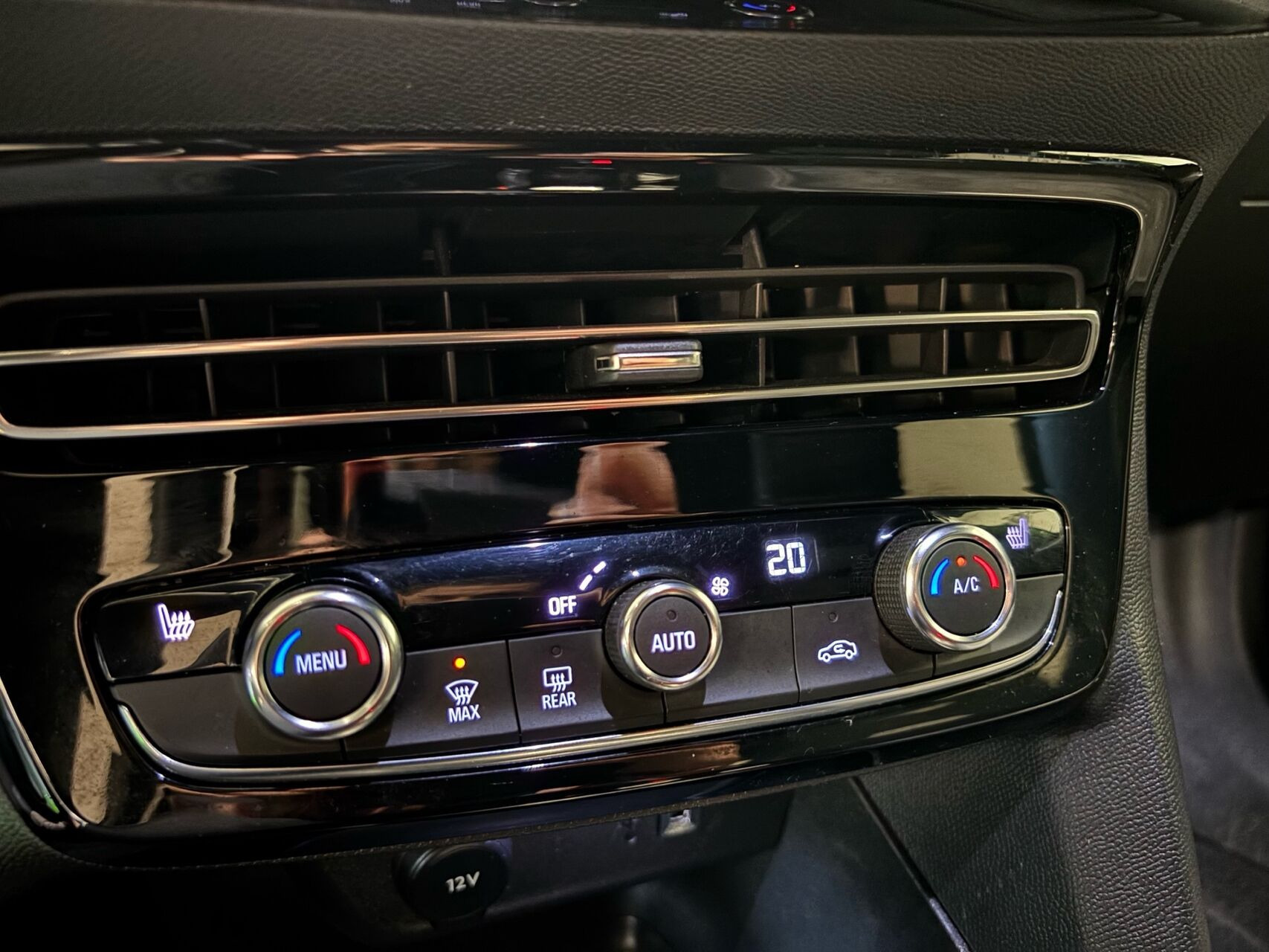 Grøn Opel Mokka-e fra 2021