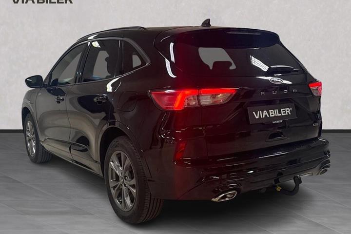 Sort Ford Kuga fra 2023