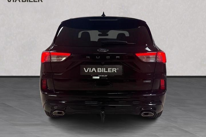 Sort Ford Kuga fra 2023