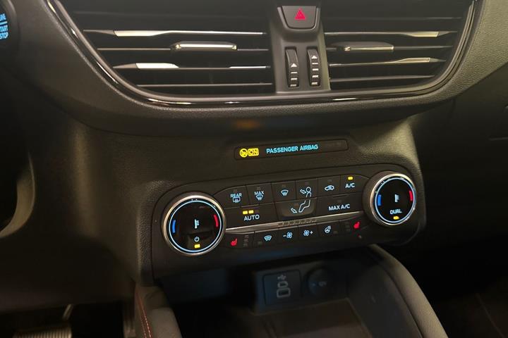 Sort Ford Kuga fra 2023