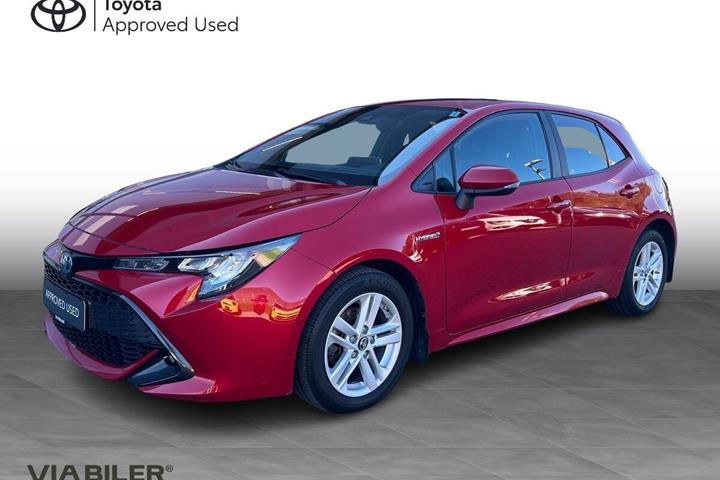 Rød Toyota Corolla fra 2019