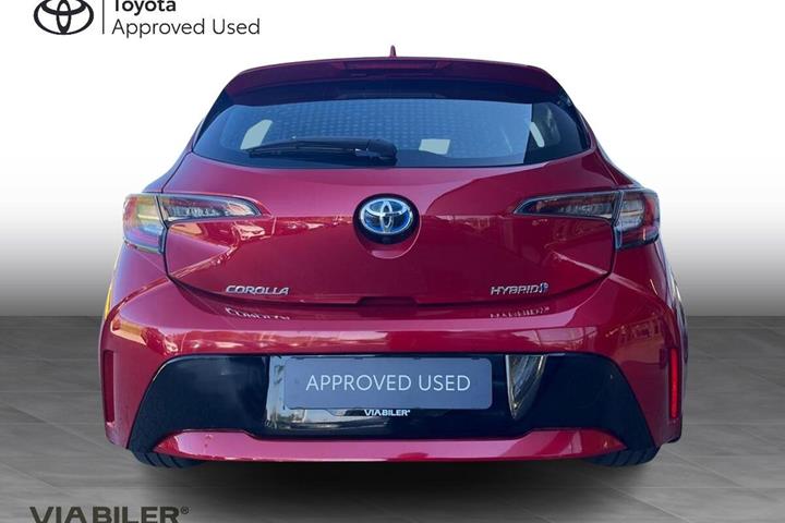Rød Toyota Corolla fra 2019