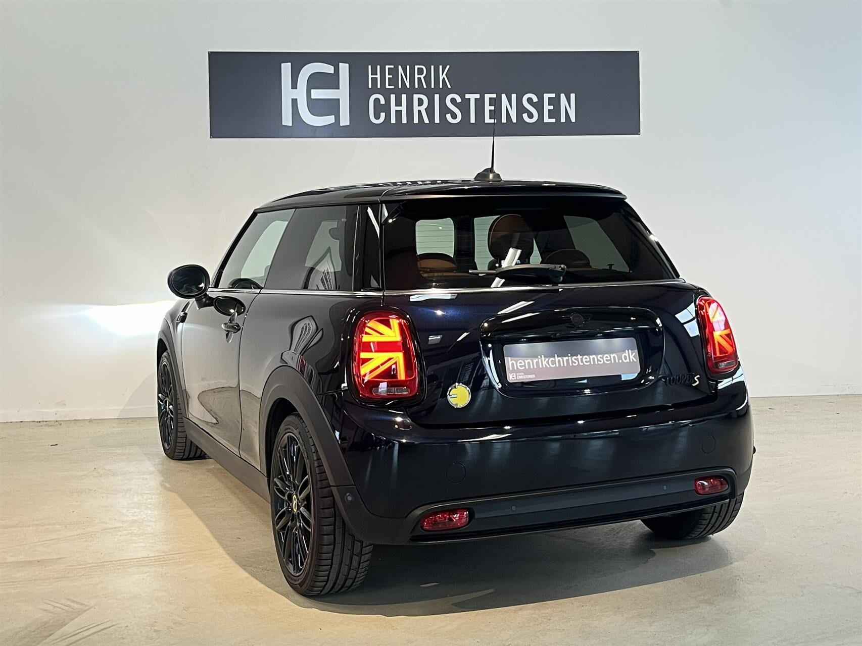 Blå Mini Cooper fra 2023