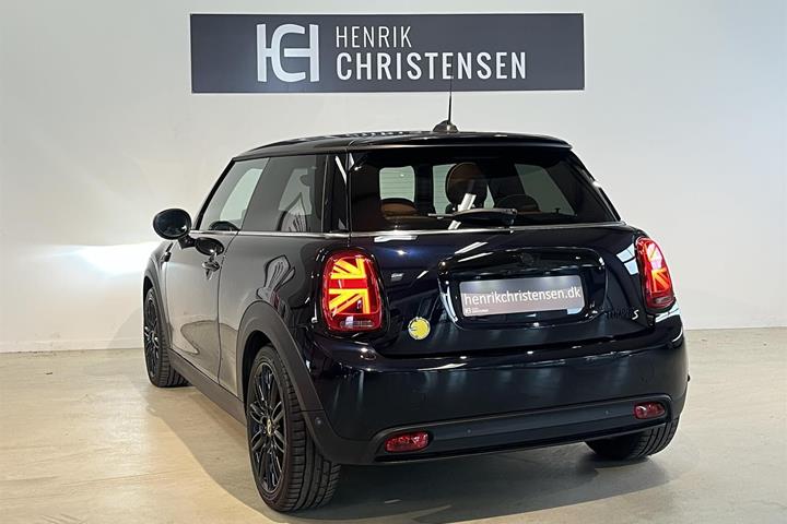 Blå Mini Cooper fra 2023