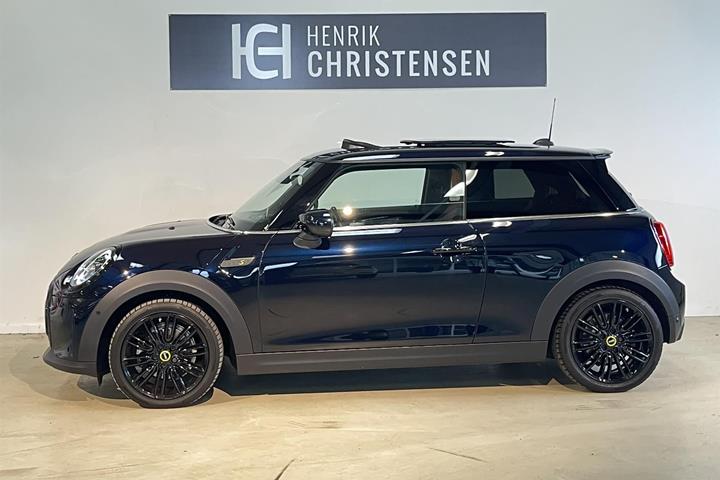 Blå Mini Cooper fra 2023