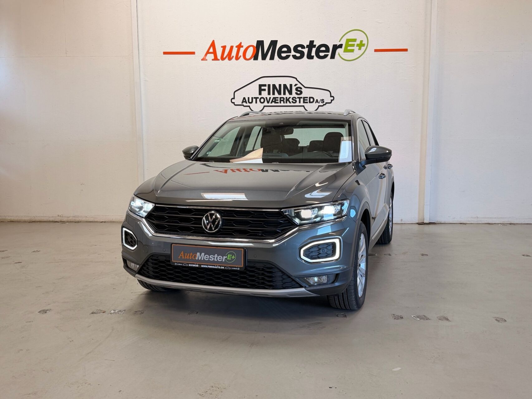 Grå VW T-Roc fra 2021
